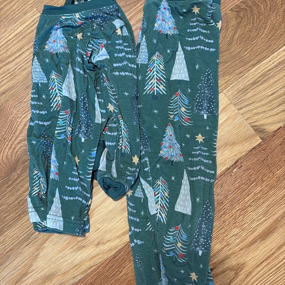 Little Sleepies Green Holiday Tree Pajama Set OG Twinkling Trees 12-18 months